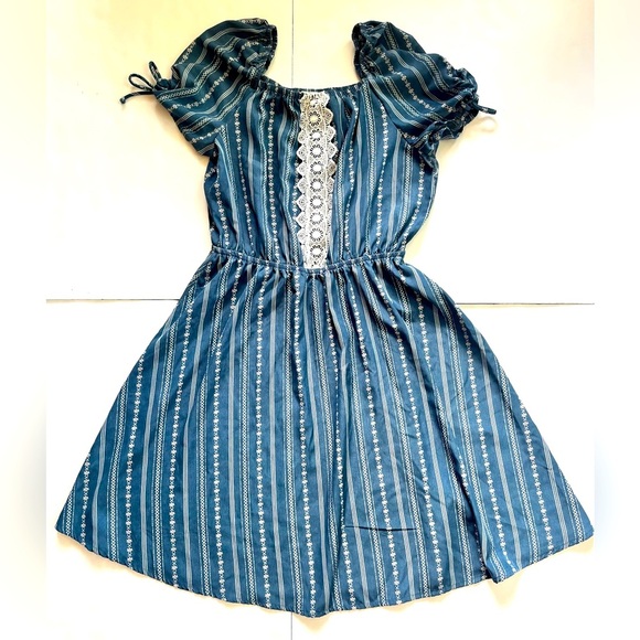 Lily Bleu Dresses & Skirts - Lily Bleu Women’s Girls Blue Striped Lightweight Summer Dress with Lace Detail